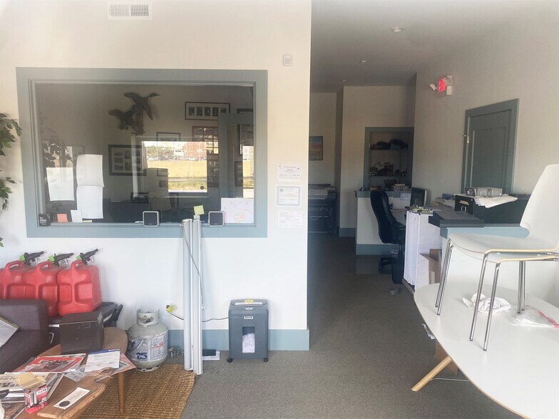 More Photos Of 1801 Reynolds Ave, North Charleston Office For Sale