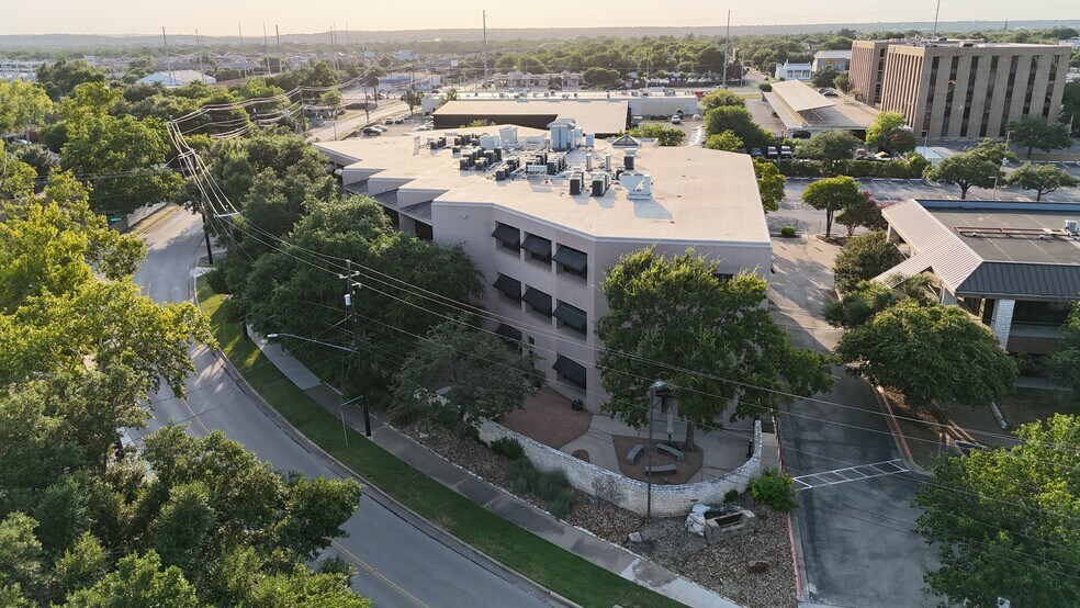More Photos Of 7620 Guadalupe St, Austin Office For Lease