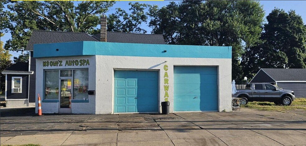 Primary Photo Of 45, 51 & 59 Hall St SW, Grand Rapids General Retail For Sale