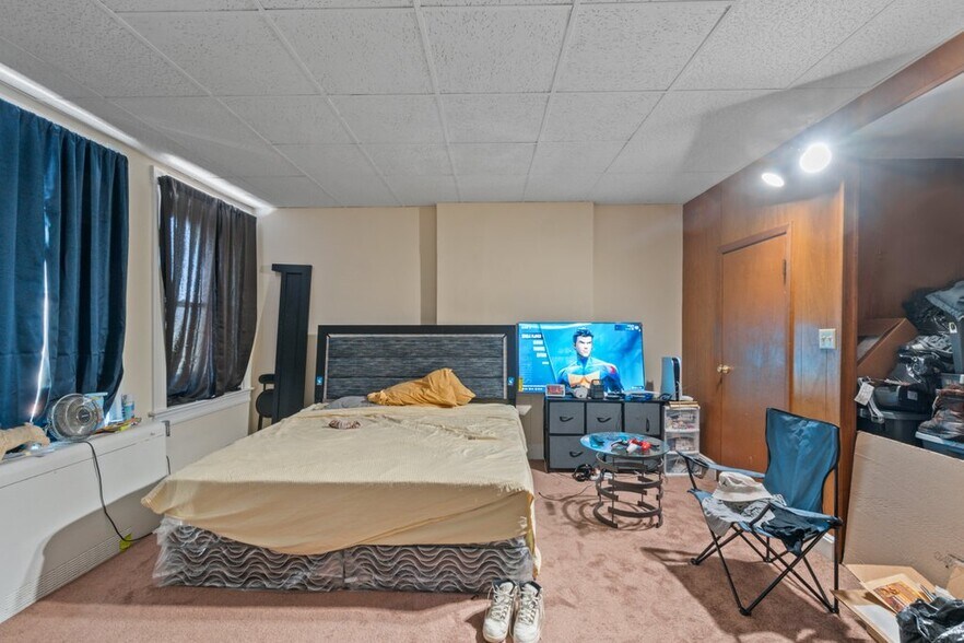 More Photos Of 2530 N Calvert St, Baltimore Office Residential For Sale