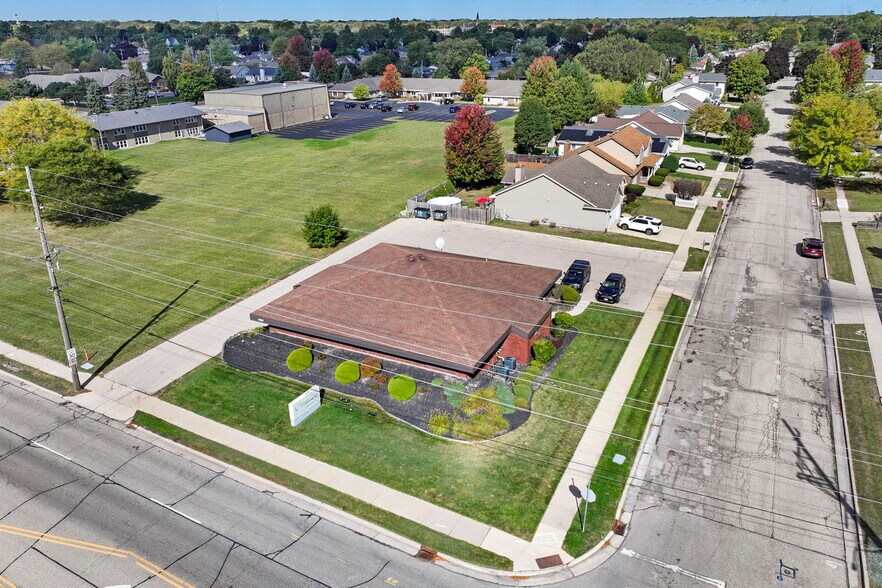 More Photos Of 3410 80th St, Kenosha Office For Sale