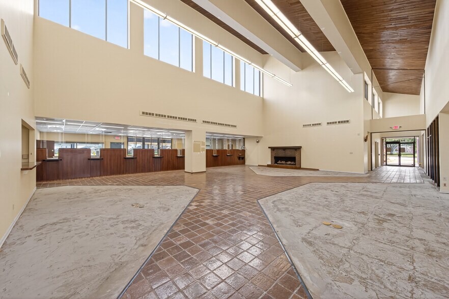 More Photos Of 25100 FM 2100 Rd, Huffman Bank For Lease