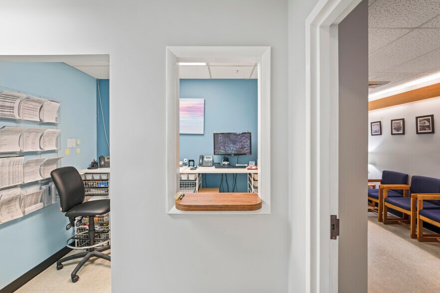 More Photos Of 3301 Woodburn Rd, Annandale Medical For Lease