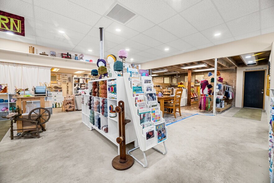 More Photos Of 41656 Big Bear Blvd, Big Bear Lake Freestanding For Sale