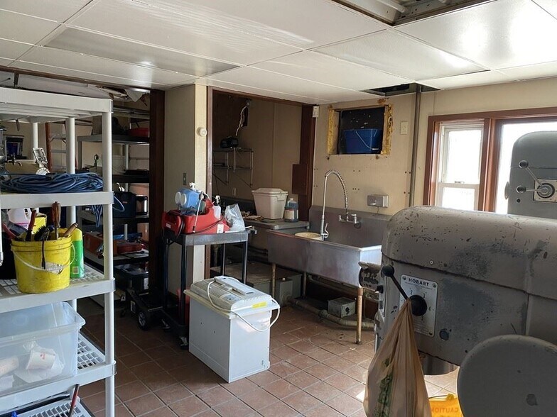 More Photos Of 1074 Washington St, Attleboro Storefront Retail Residential For Sale