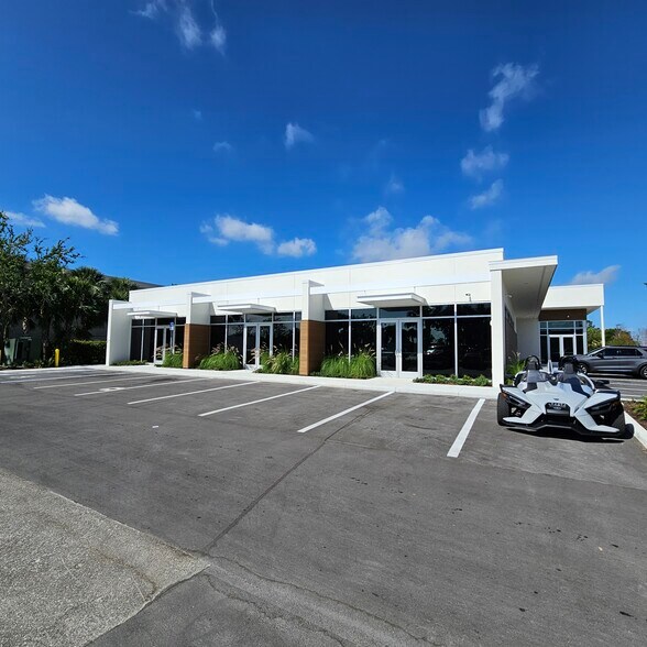 Primary Photo Of 10061 University Plaza Dr, Fort Myers Storefront Retail Office For Lease