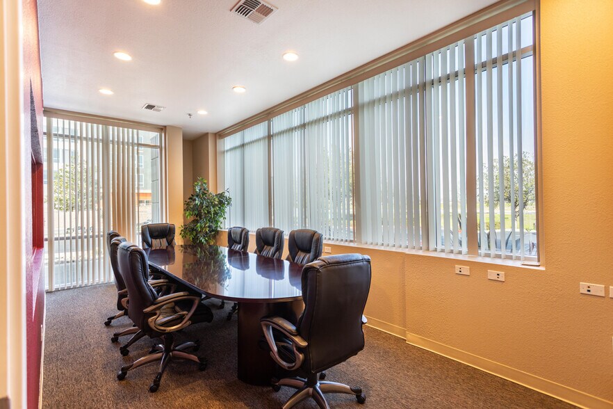 More Photos Of 4750-4794 Duckhorn Dr, Sacramento Research And Development For Lease