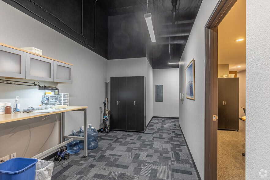 More Photos Of 512-514 7th St, Oregon City Medical For Sale