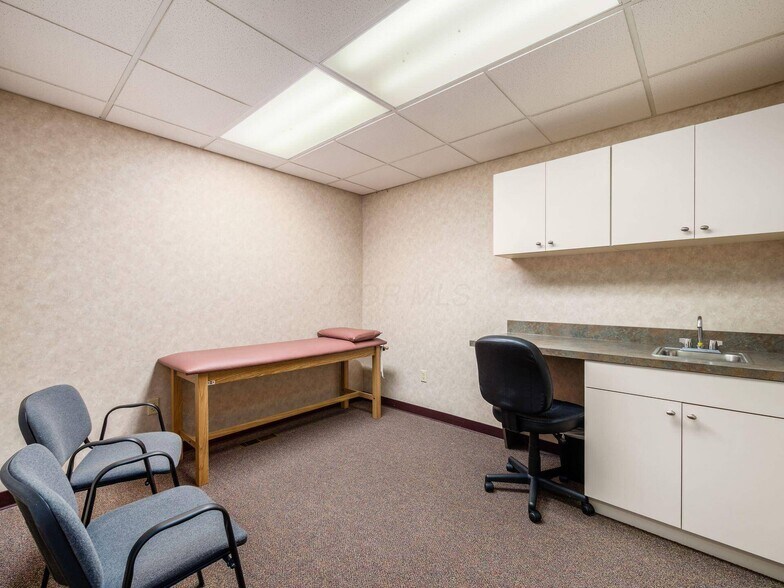 More Photos Of 4960 Middle Urbana Rd, Springfield Medical For Sale
