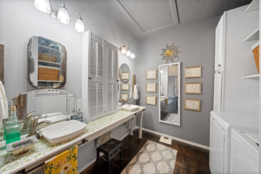 More Photos Of 26407 Preston Ave, Spring Storefront Retail Residential For Sale