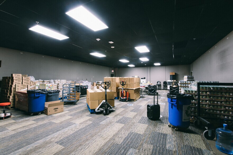 More Photos Of 401 Bolivar St, Denton Office For Sale