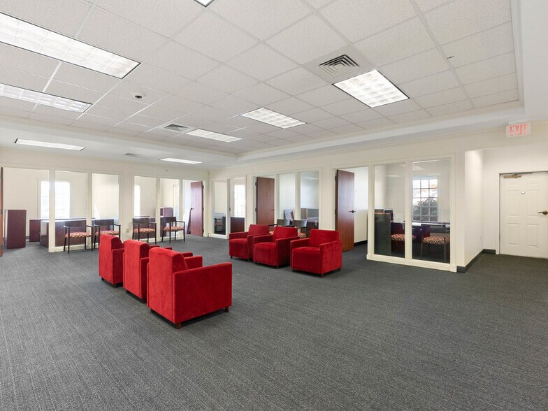 More Photos Of 79 S Main St, Inman General Retail For Sale