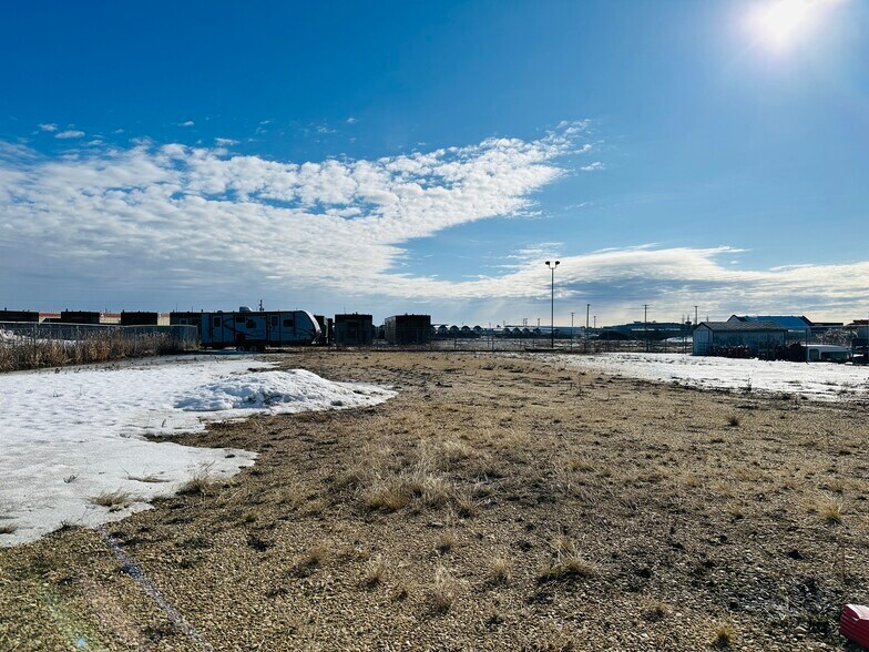 More Photos Of 10203B 123 St, Grande Prairie Warehouse For Lease