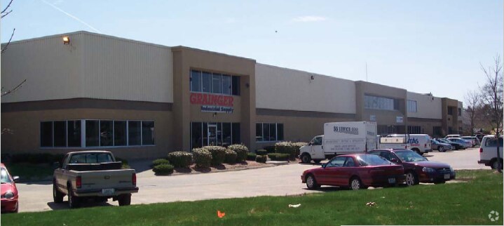 More Photos Of 125 John Hancock Rd, Taunton Warehouse For Lease