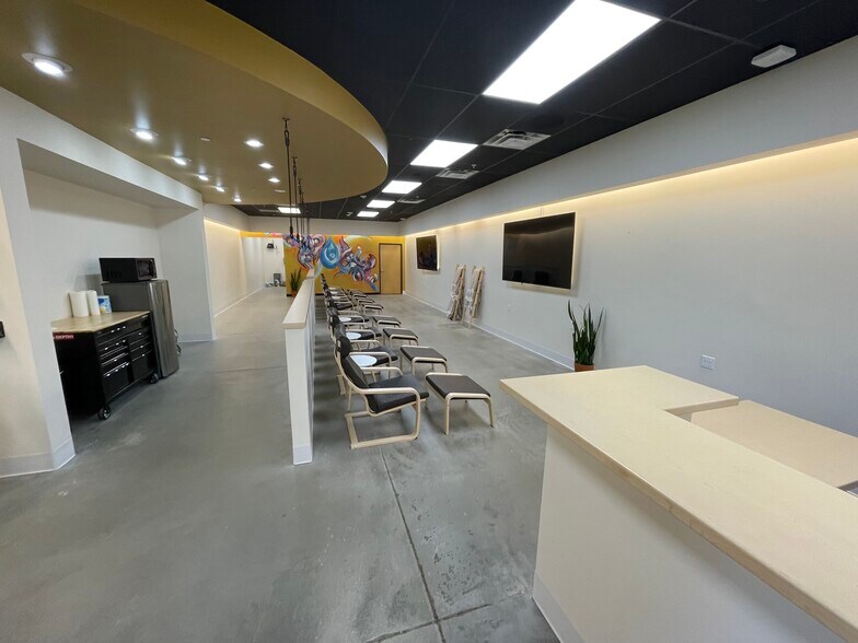 More Photos Of 180 S Union Blvd, Lakewood Storefront For Lease