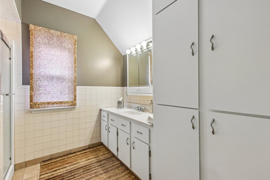 More Photos Of 399 W Main St, Greenwood Office For Sale