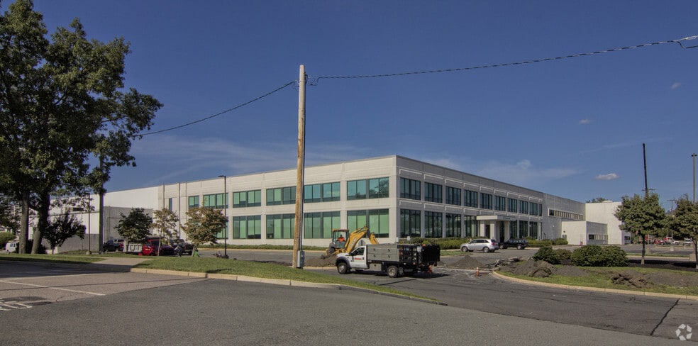 More Photos Of 100 Sockanosset Cross Rd, Cranston Office For Lease