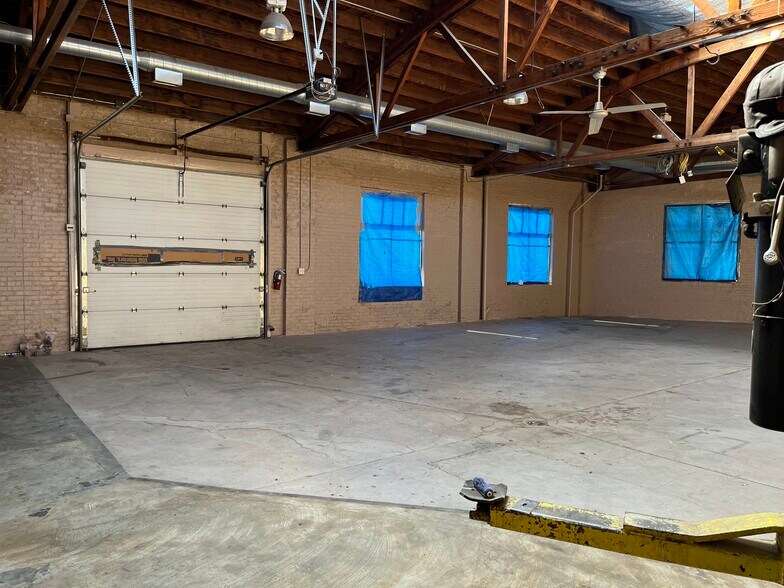 More Photos Of 6613-6621 Ogden Ave, Berwyn Storefront Retail Office For Sale