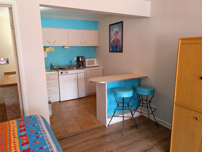 More Photos Of 166 S 400 E, Moab Hotel For Sale