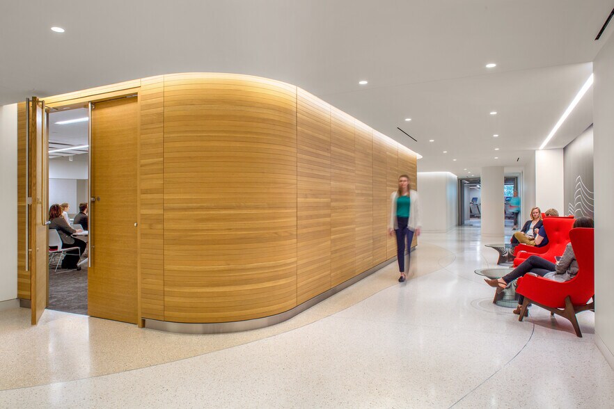 More Photos Of 600 New Hampshire Ave NW, Washington Office For Lease