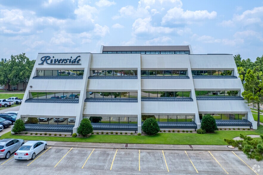 More Photos Of 2600 Van Buren St, Norman Office For Sale