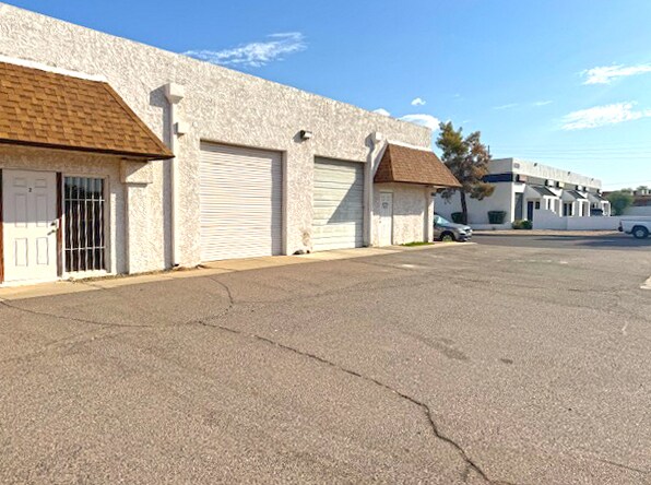 More Photos Of 6802 W Frier Dr, Glendale Warehouse For Sale