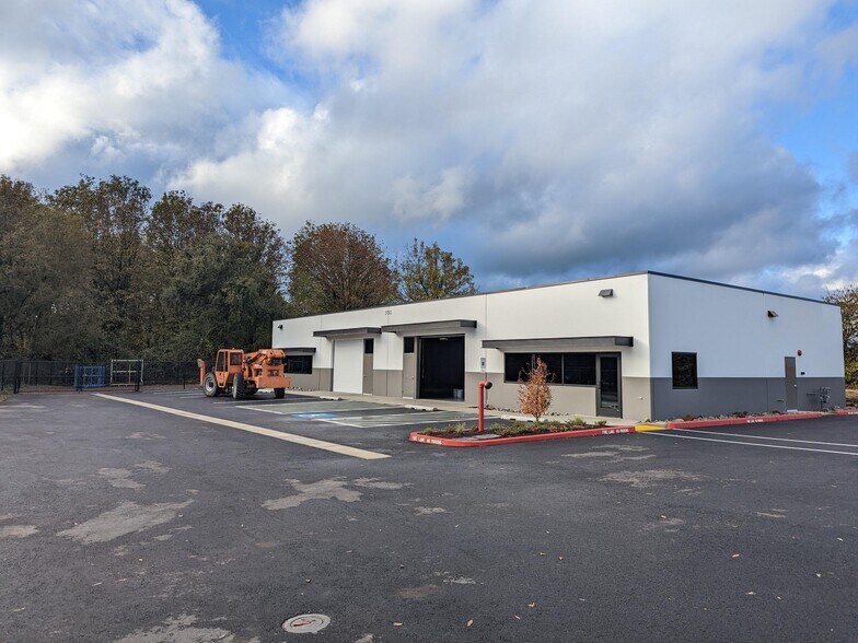More Photos Of 27312 NE 10th Ave, Ridgefield Warehouse For Sale