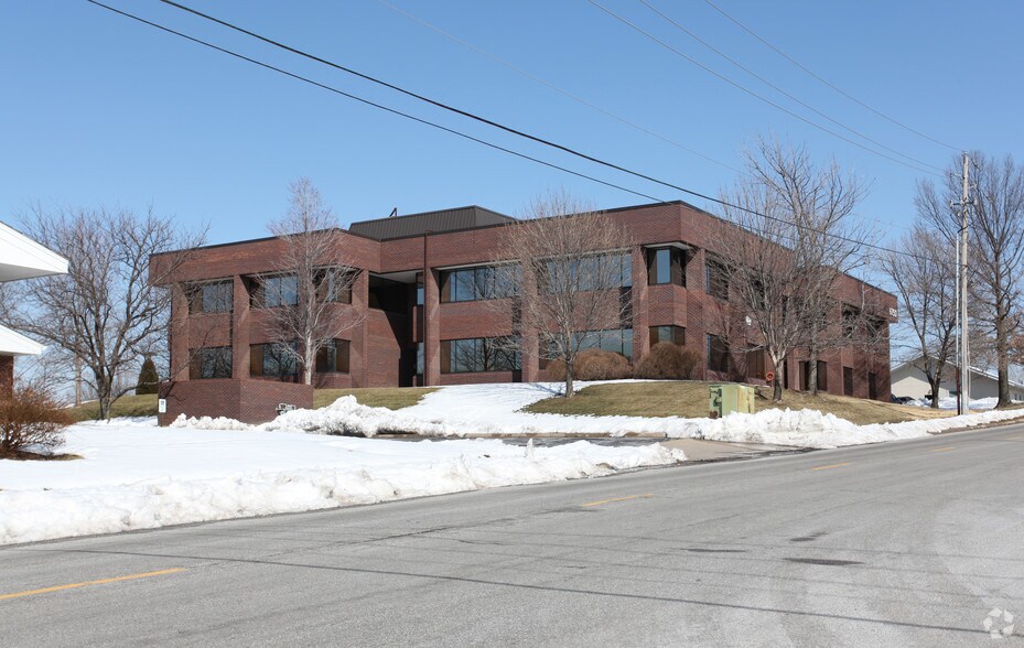 More Photos Of 6750 W 93rd St, Overland Park Office For Lease