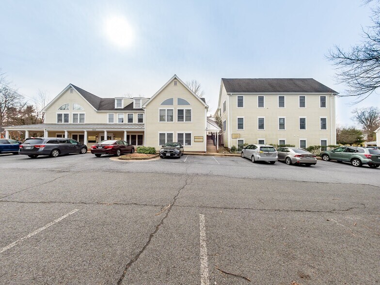 More Photos Of 10520 Warwick Ave, Fairfax Medical For Sale