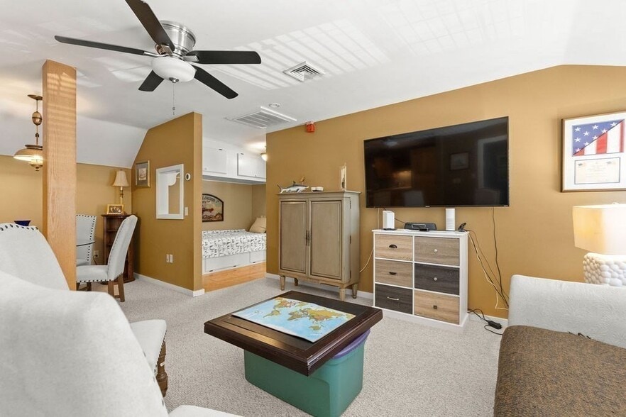 More Photos Of 258 Edgartown Vineyard Haven Rd, Edgartown Medical For Sale