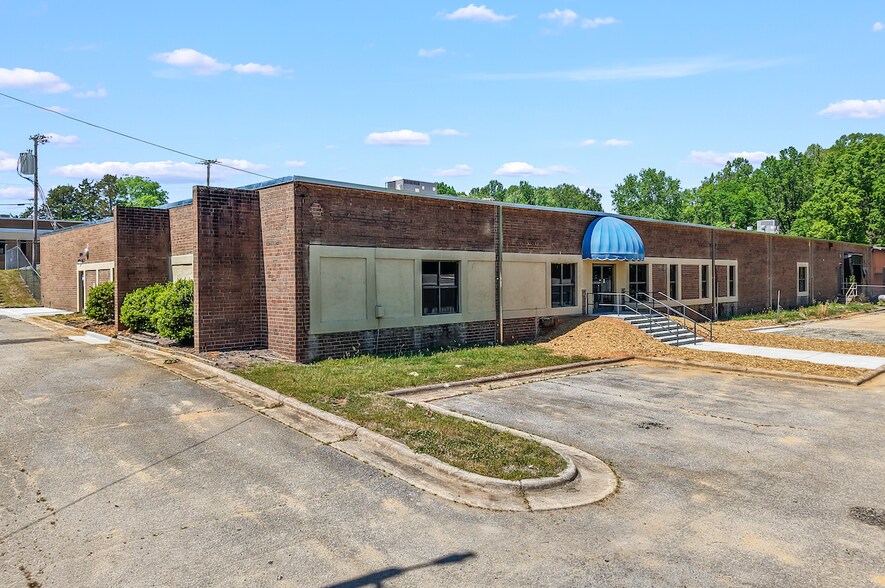 More Photos Of 1210 Hickory Chapel Rd, High Point Light Distribution For Lease