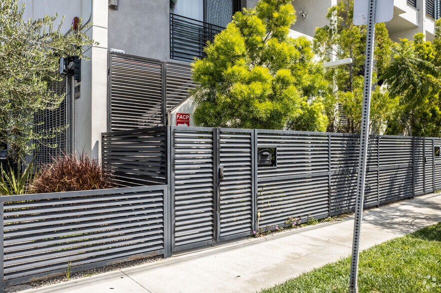 More Photos Of 1002 N Hudson Ave, Los Angeles Apartments For Sale