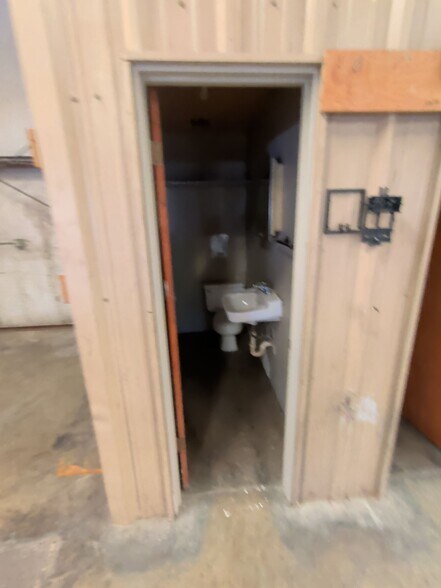 More Photos Of 12202 N Mopac Expy, Austin Industrial For Lease