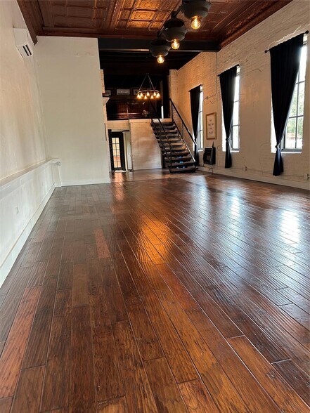 More Photos Of 201 W Main St, Cumby Office For Sale