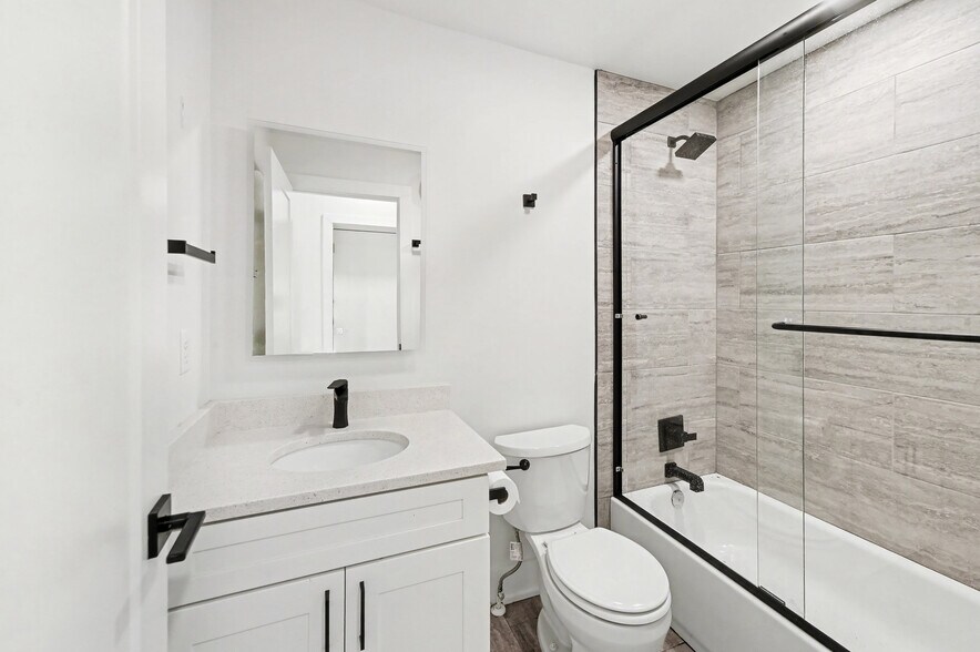 More Photos Of 112 E 43rd St, Kansas City Apartments For Sale