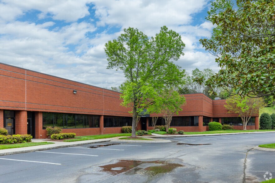 More Photos Of 305 Tech Park Dr, La Vergne Flex For Sale
