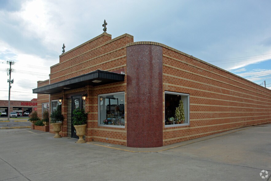 Primary Photo Of 7909 N May Ave, Oklahoma City Freestanding For Lease