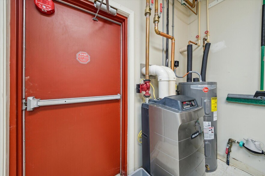 More Photos Of 3940 Pennsylvania 257, Seneca General Retail For Sale