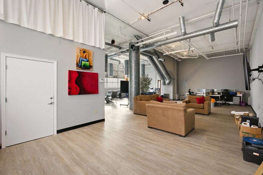 More Photos Of 39 E 3rd St, Richmond Apartments For Lease