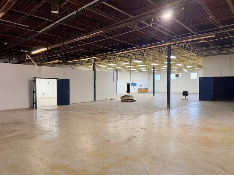 More Photos Of 750 Trumbull Dr, Pittsburgh Warehouse For Lease