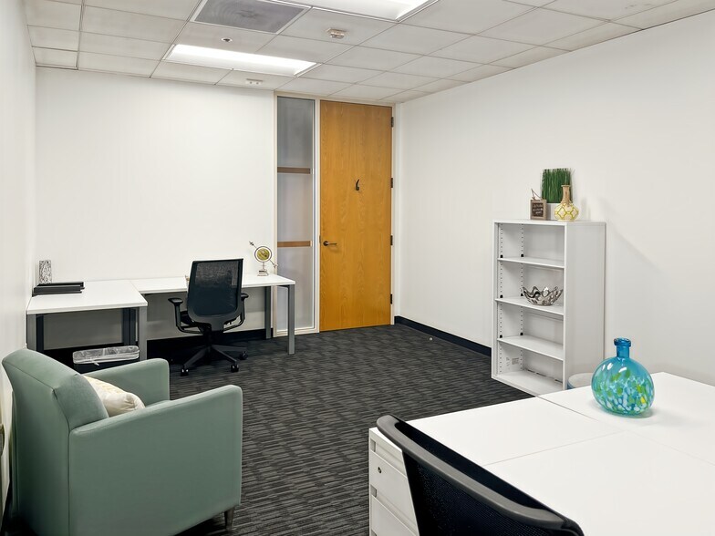 More Photos Of 300 Spectrum Center Dr, Irvine Coworking Space