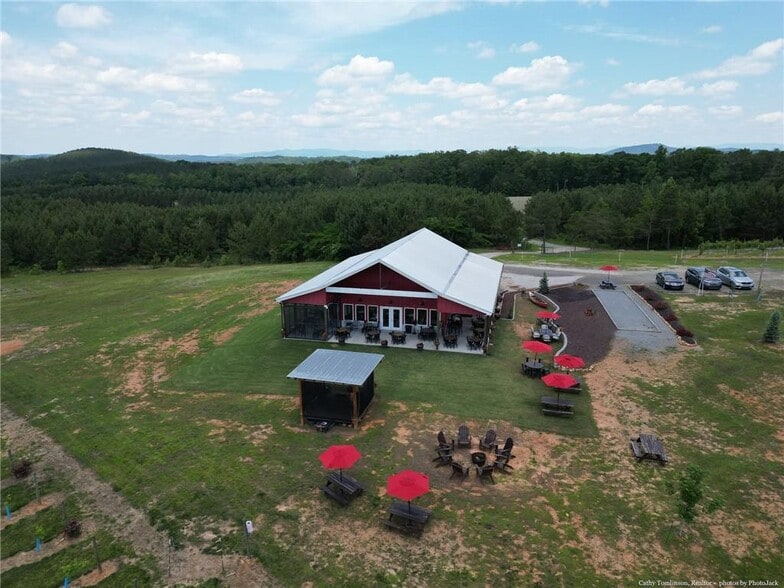 More Photos Of 119 Inland Dr, Talking Rock Winery Vineyard For Sale