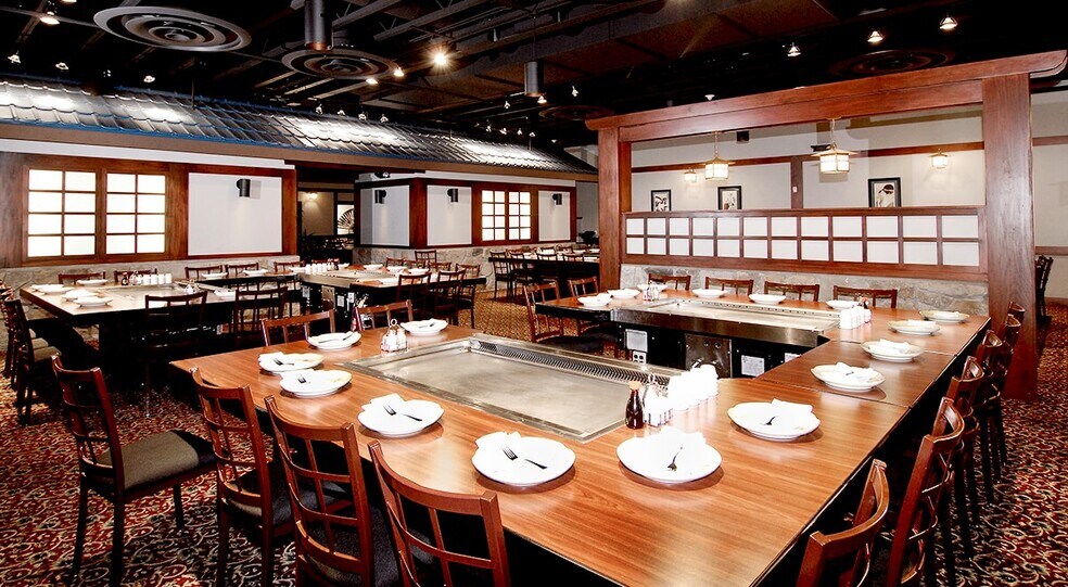 More Photos Of 27155 S Karevich Dr, Novi Restaurant For Lease