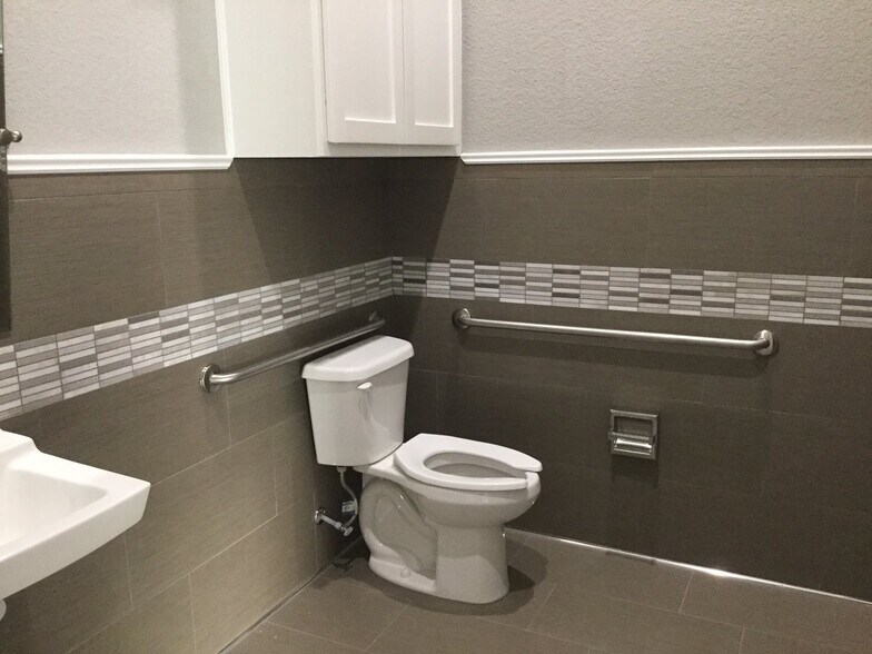 More Photos Of 5899 Preston Rd, Frisco Medical For Sale