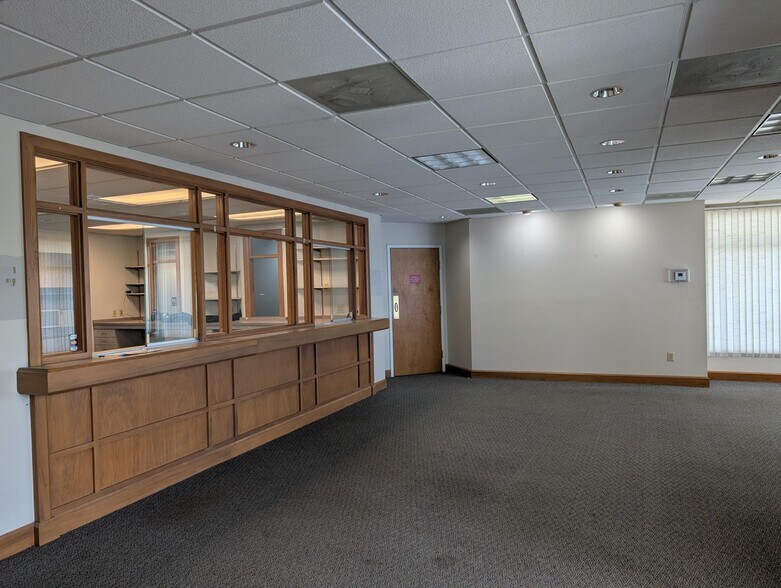 More Photos Of 950 Salem St, Brookville Medical For Lease
