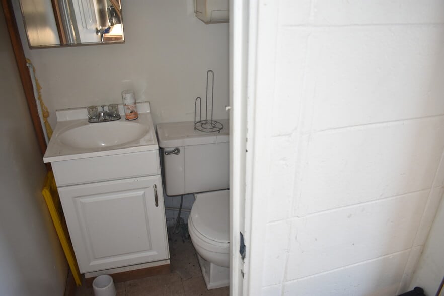 More Photos Of 1484 Broad St, Augusta Freestanding For Sale