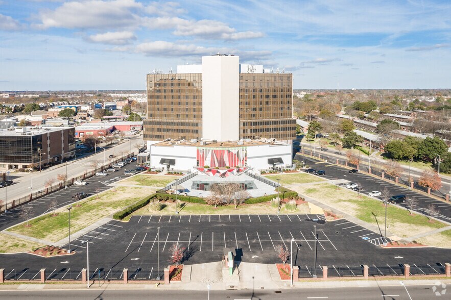 More Photos Of 700 Monticello Ave, Norfolk Hotel For Sale