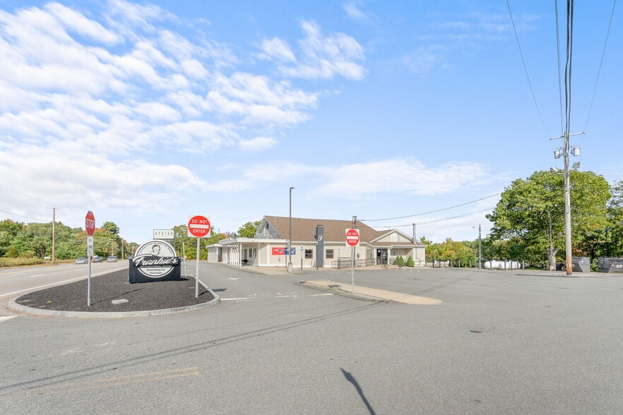 More Photos Of 119 Washington St, Plainville Restaurant For Lease