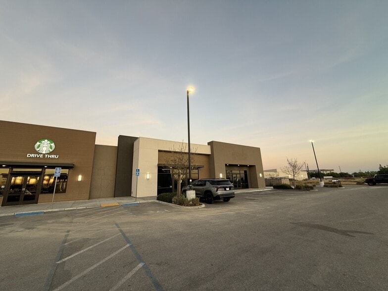 More Photos Of 3925 Rosedale Hwy, Bakersfield General Retail For Lease