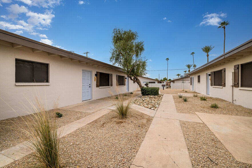 More Photos Of 2002-2010 N 50th St, Phoenix Apartments For Sale